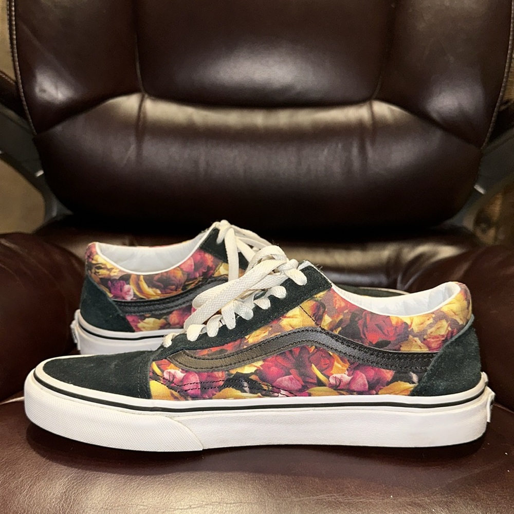 Vans Old Skool Floral & Stripe Shoes - Picture 2 of 15